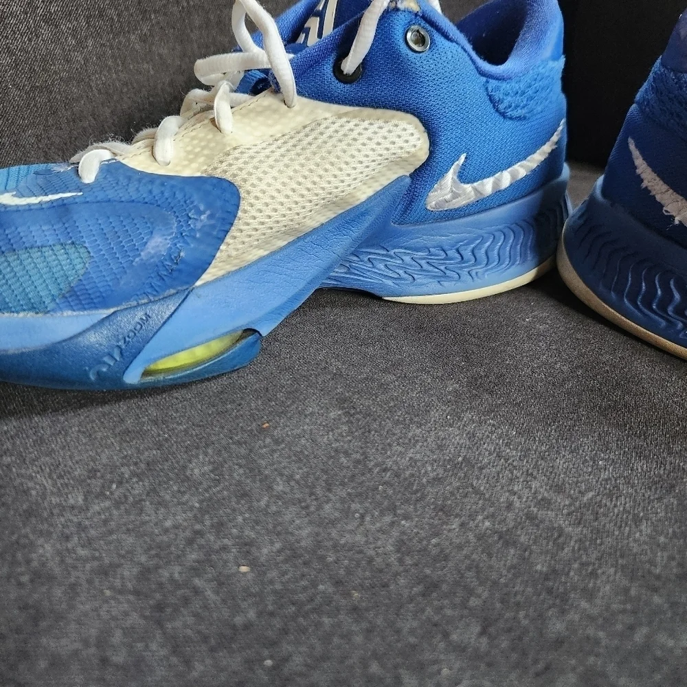 Nike Zoom Freak 4 TB Low Midnight Navy Size 8